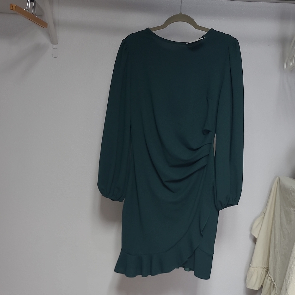 Elegant Teal Long-Sleeve Dress